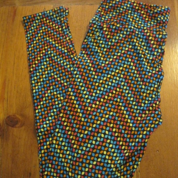 Lularoe One Size Leggings, Colorful Clovers - Picture 4 of 4